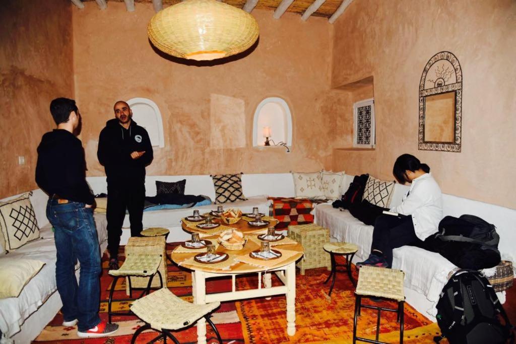 Tigmi Hamid Decouverte Des Traditions Et De La Culture Berbere Ait Benhaddou Exteriér fotografie